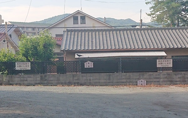 伊和志津神社の駐車場