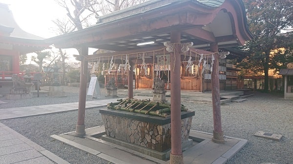 呉服神社の手水舎