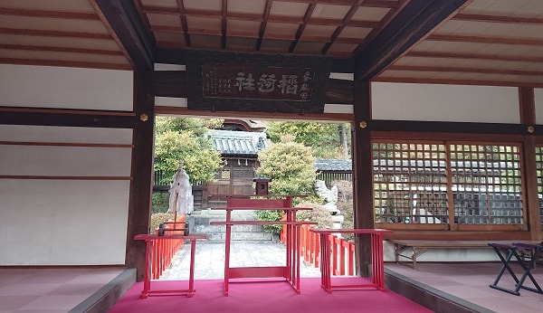 森稲荷神社の拝殿