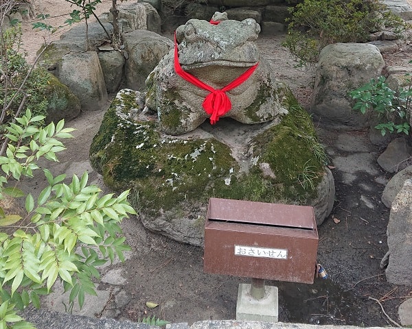 蛙の像