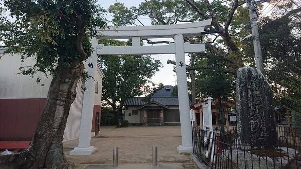 鴻池神社の鳥居